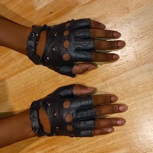 BEBE leather BADASS half gloves